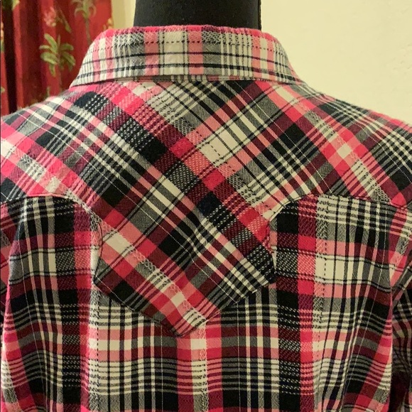 Shyanne western cut ladies shirt. L/XL - Picture 6 of 7